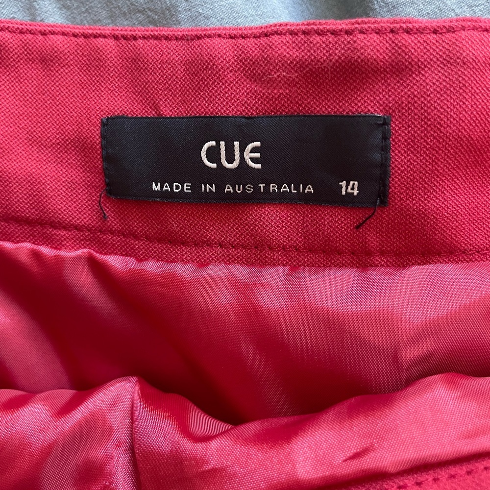 Cue red ruffle wrap skirt size 14 - Picture 4 of 4